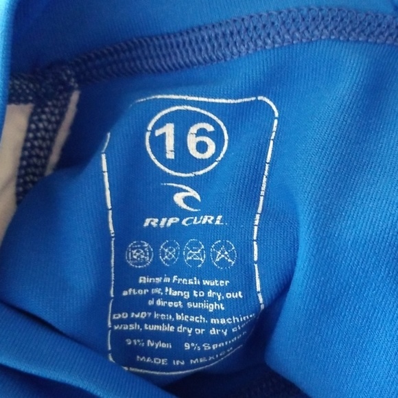 Ripcurl Rash Guard - Picture 3 of 5